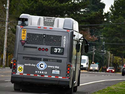 Route 37 bus on Mill Plain in Vancouver, Washington